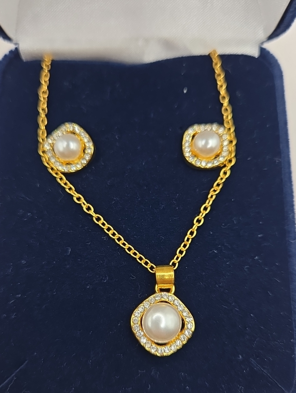 NEW Montana Silversmiths Gold Pearl Necklace and Earring Set - White - Picture 2 of 3